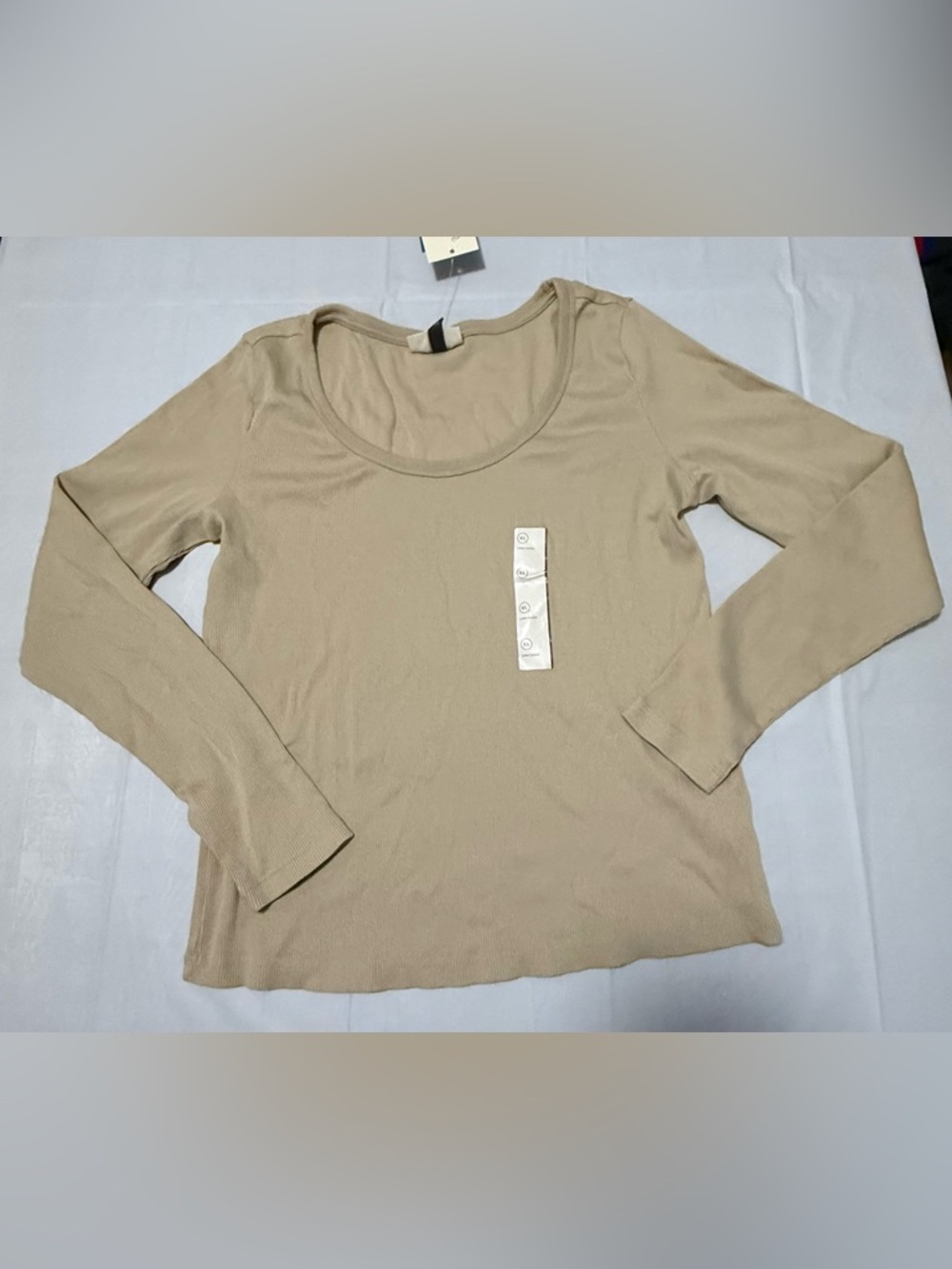 NWT Universal Thread Long Sleeve Slim Fit Ribbed Scoop Neck Shirt Beige XL